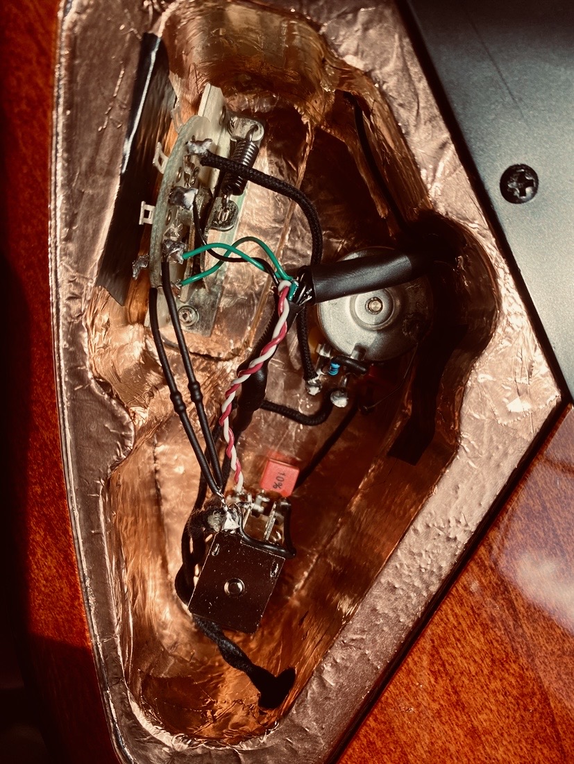 Intervention sur l'électronique d'une guitare